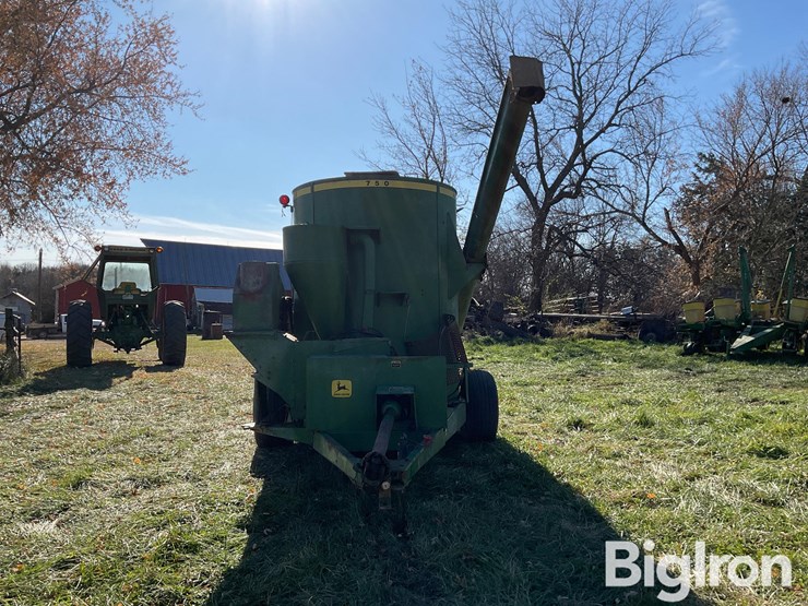 john-deere-750-image-2