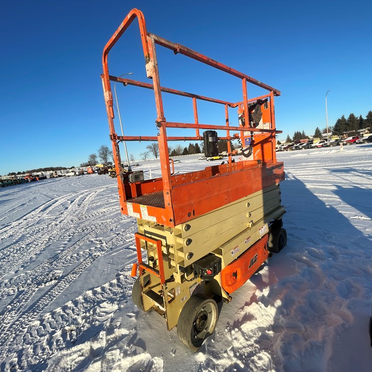 #1005 • JLG 2632 Scissor Lift