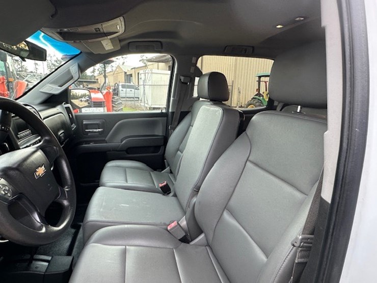 2016-chevrolet-2500-image-36