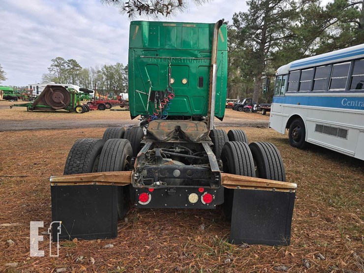 2013-international-prostar-image-3