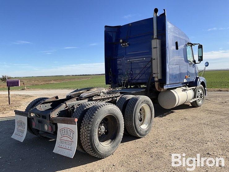 2006-volvo-vnl-sleeper-t/a-truck-tractor-image-5