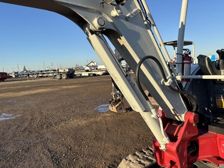 takeuchi-tb230-image-19