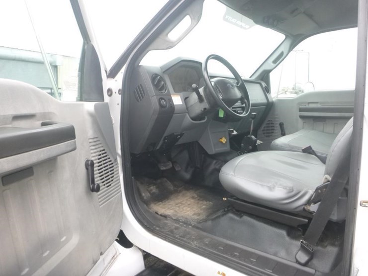 2013-ford-f650-image-13