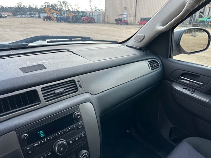 chevrolet-tahoe-image-37