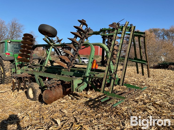 john-deere-235-image-7