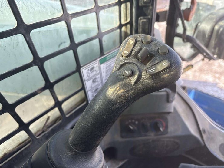 2018-bobcat-t740-image-17