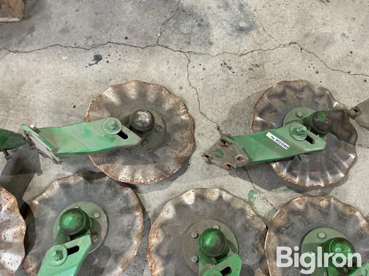 john-deere-row-openers-image-12