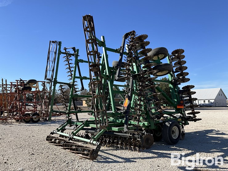 great-plains-3000tt-image-5