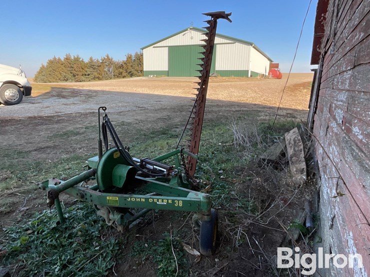 john-deere-38-image-6