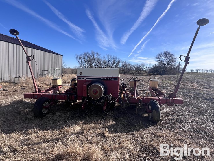 international-800-image-2