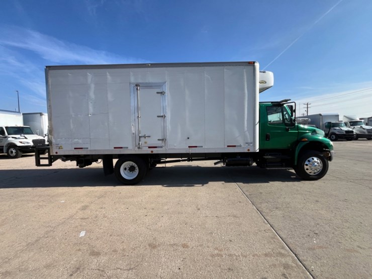 2019-international-durastar-4300-image-4