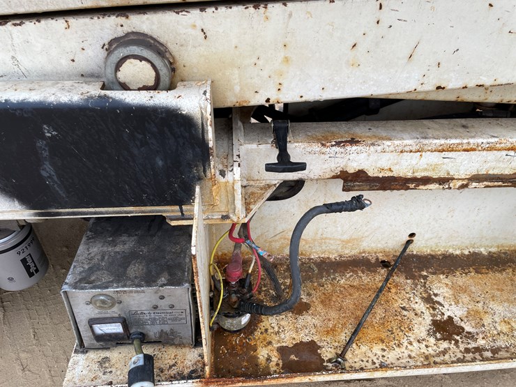 #301-•-terex-scissor-lift-image-22