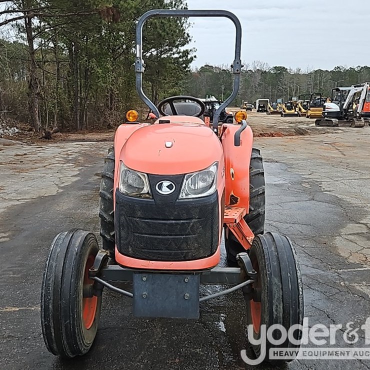 2011 KUBOTA L3800