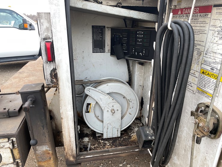 2014-ford-f550-image-17