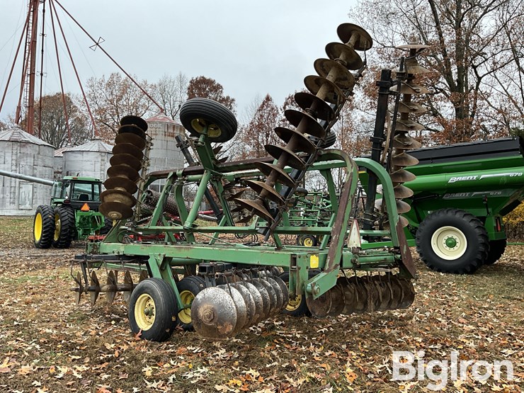 john-deere-230-image-7