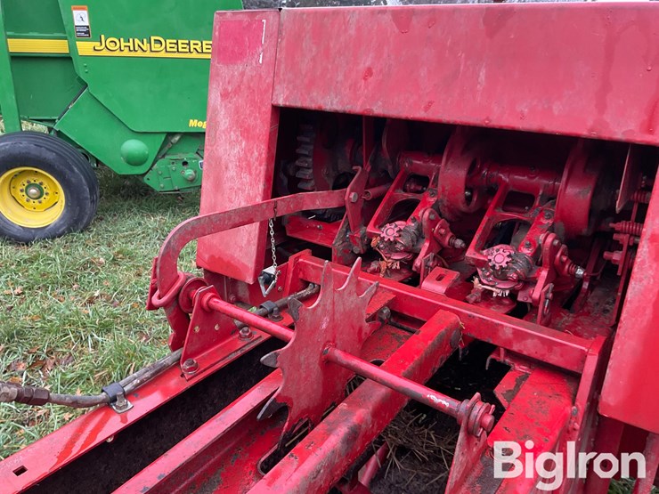 new-holland-565-image-12