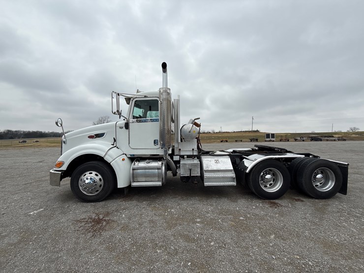 2008-peterbilt-386-image-8