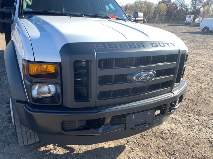 2010-ford-f550-image-6