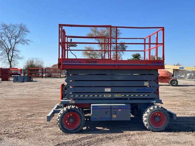 skyjack-sj8243rt-image-2