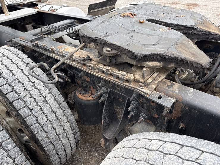 2016-international-9900i-image-18