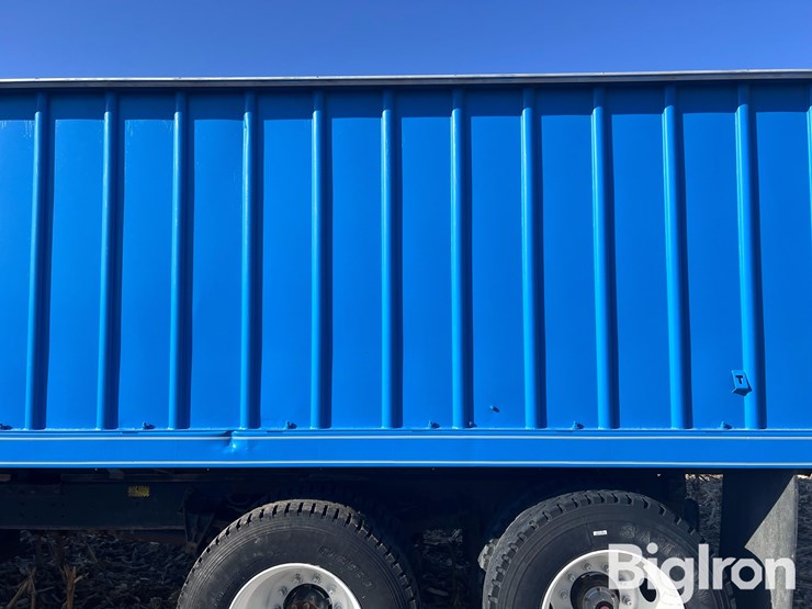 international-4900-image-10