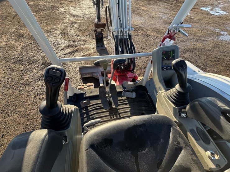 takeuchi-tb230-image-27