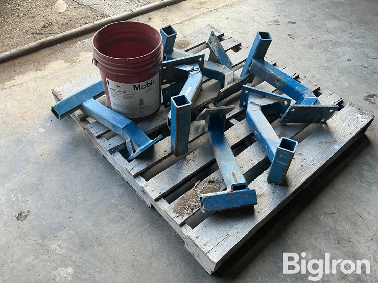 kinze-row-unit-mounts-image-3