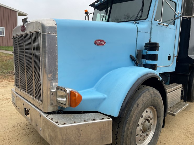 peterbilt-357-image-11