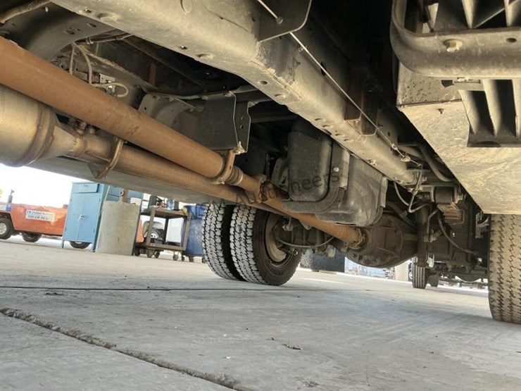 2016-ford-f550-image-31