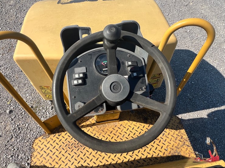 caterpillar-cb-334e-image-15