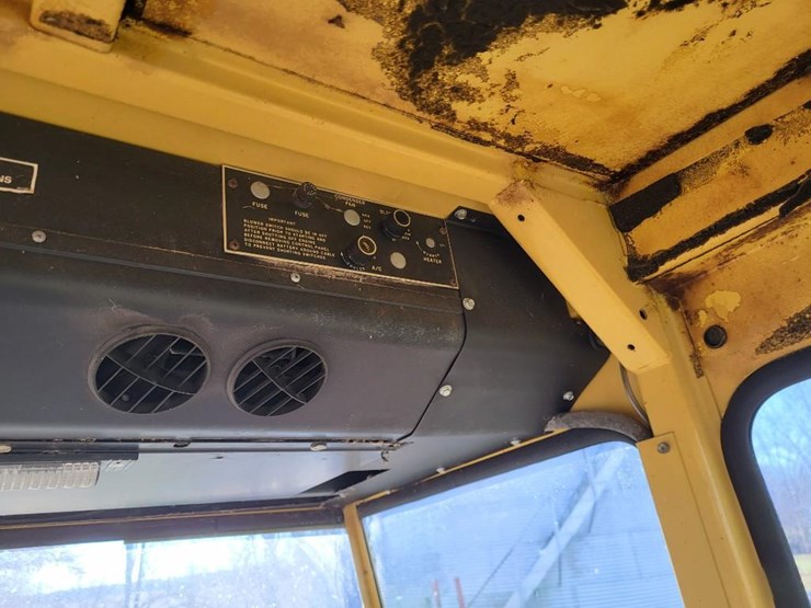 new-holland-1499-image-65