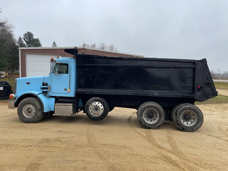 peterbilt-357-image-8