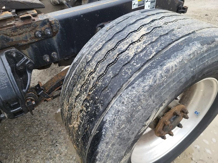 2012-peterbilt-386-image-21