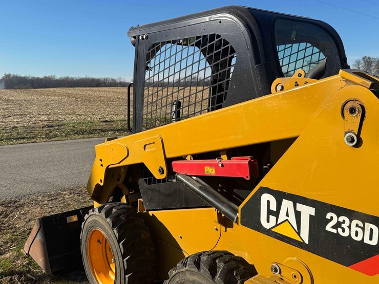 caterpillar-236d-image-20