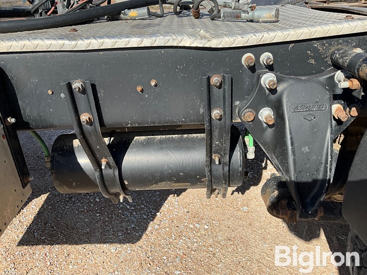 2000-freightliner-fld112-image-12