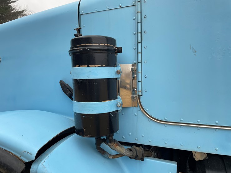 peterbilt-357-image-36