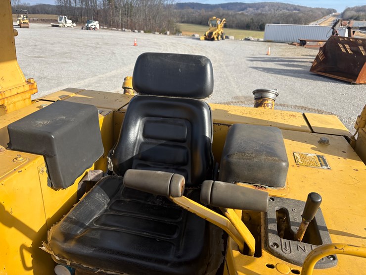 caterpillar-d4h-image-17