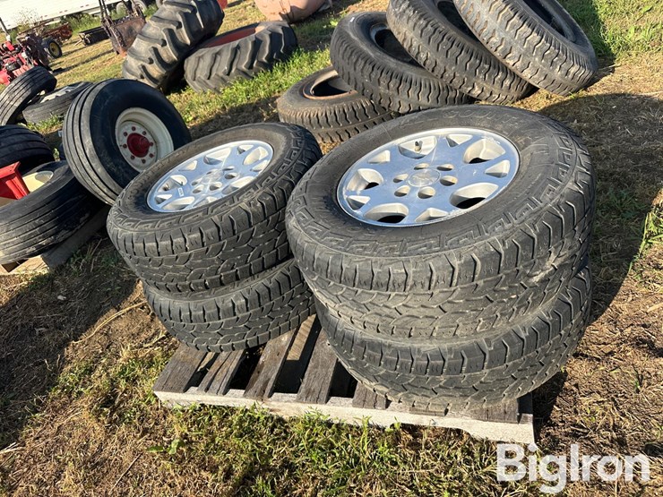 chevrolet-1500-image-2