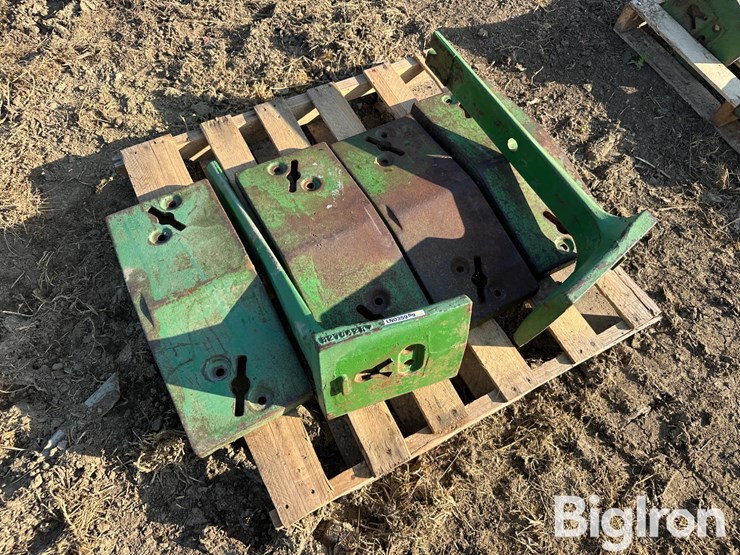 john-deere-10-image-1