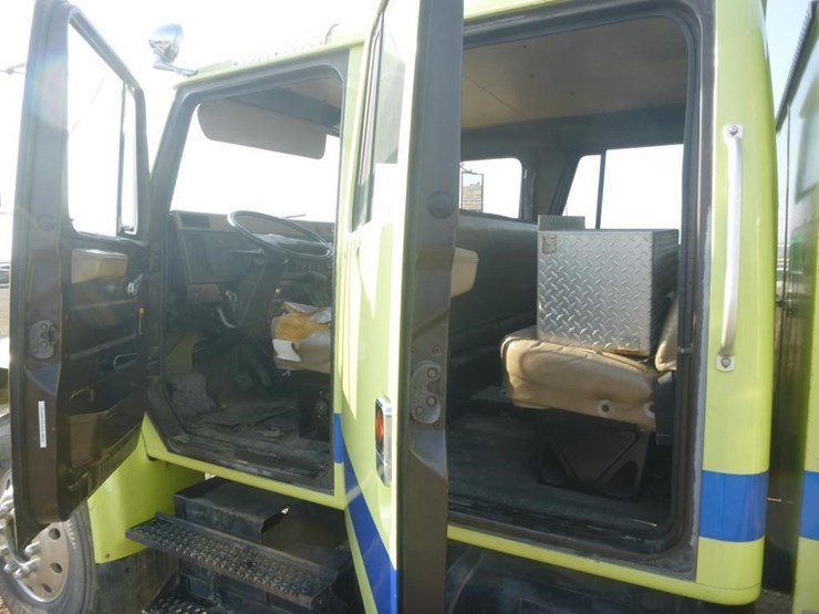 international-4900-image-11