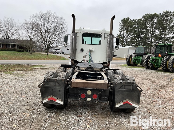 freightliner-columbia-120-image-6