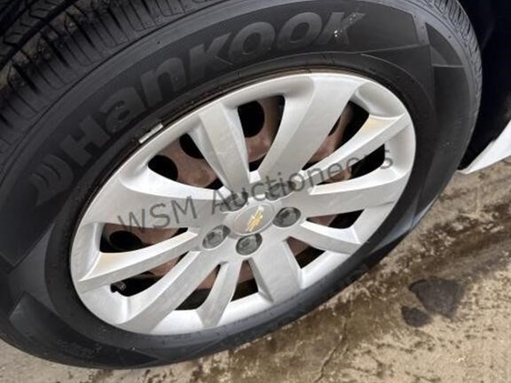 2011-chevrolet-cruze-lt-sdn-image-9