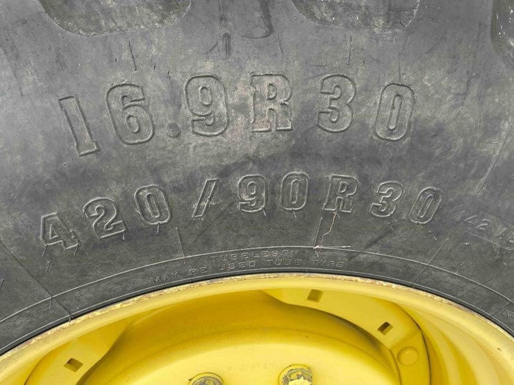 john-deere-8300-image-10