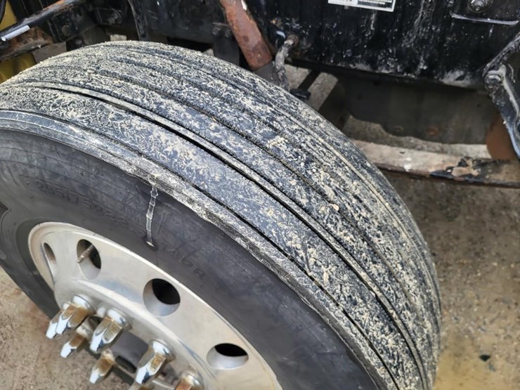 2012-peterbilt-386-image-65