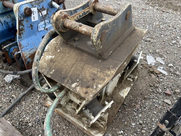 astec-tc92vl-24"-plate-compactor-image-4