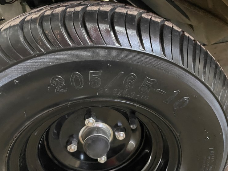 #7476-•-2014-yamaha-electric-golf-cart-image-9