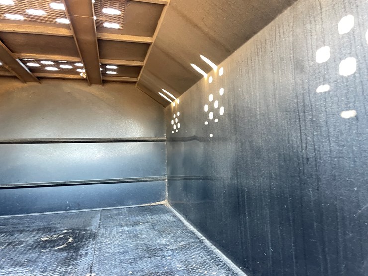 2010-ford-f550-image-19