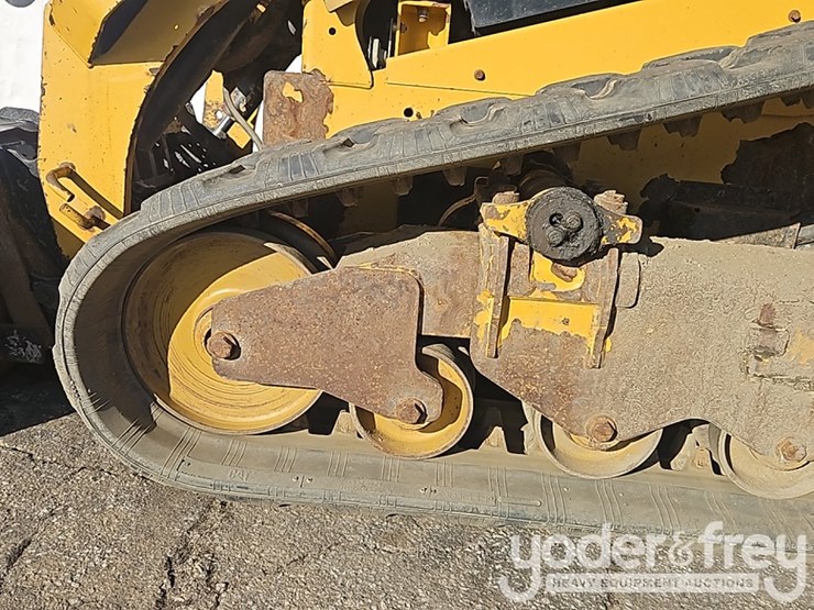 2017-caterpillar-299d2-image-8