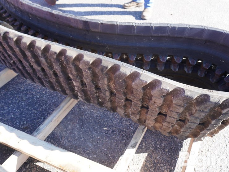 bobcat-t870-image-13