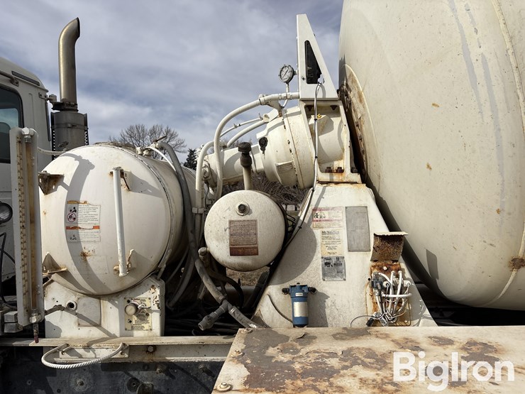 2003-mack-cv500-tri/a-concrete-transit-truck-w/bridgemaster-booster-image-19
